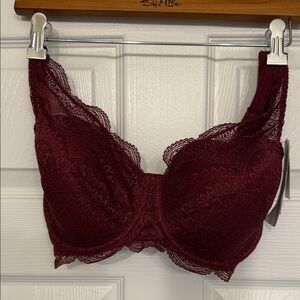 Simone Perele Luxurious Lace Underwire Bra in Deep Red